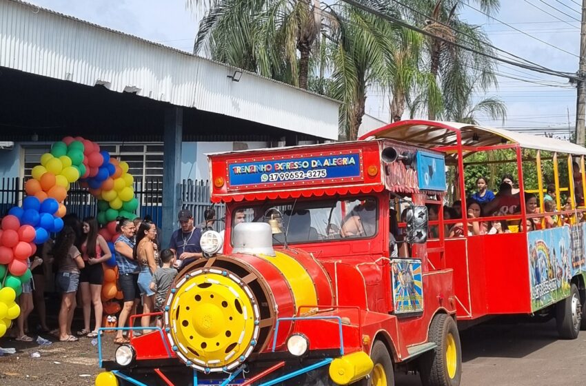  DIA DAS CRIANÇAS TEVE LAZER E DIVERSÃO NO BARRACÃO DA PREFEITURA